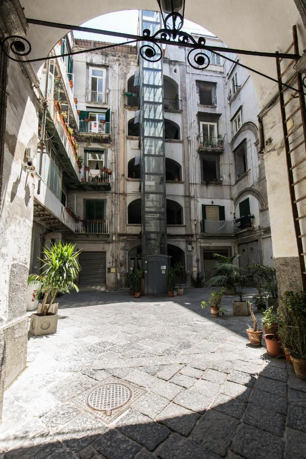 Duetto Al Duomo Hotel Napoli Bagian luar foto