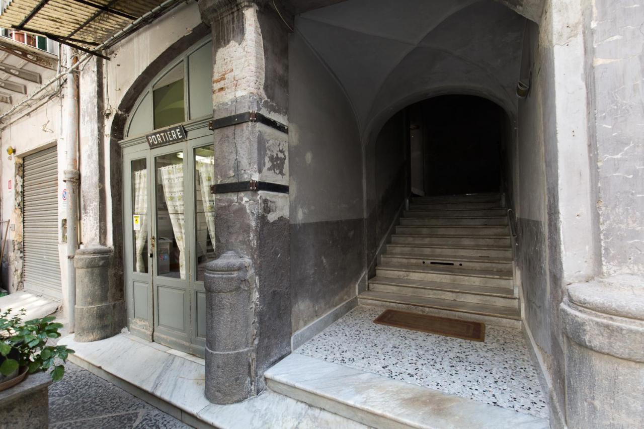Duetto Al Duomo Hotel Napoli Bagian luar foto